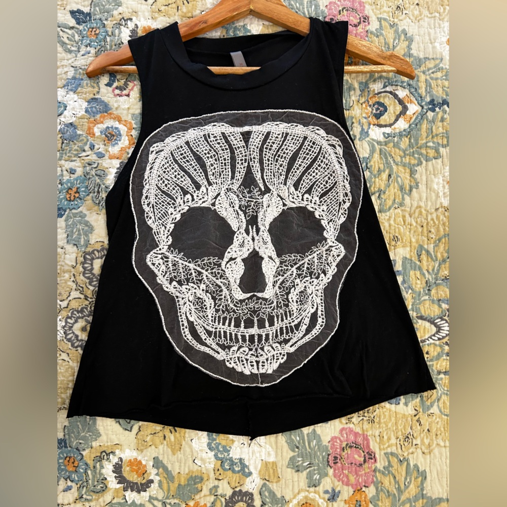 Jesse & J Lace Skull T
